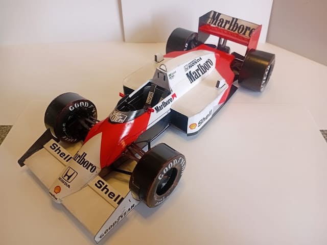 Maqueta papercraft del McLaren MP4/3B